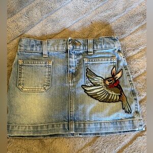 Gucci girls denim mini skirt with embroidered decal
